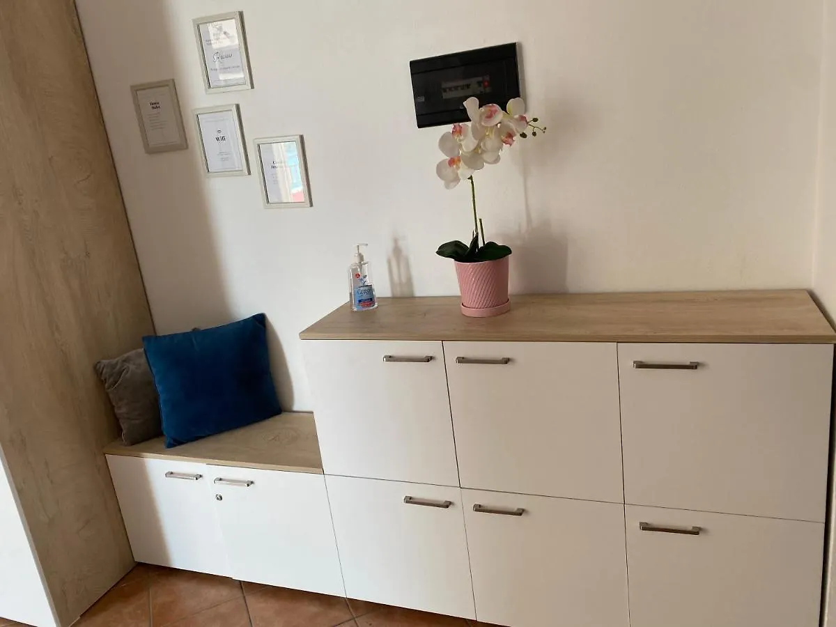 Kenza Apartment Shengjin
